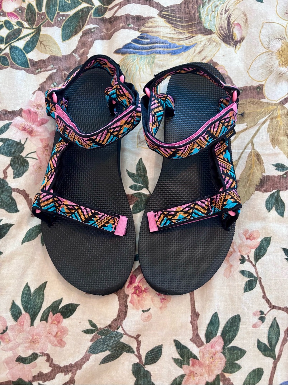 Teva Original Universal Sandals in Boomerang Pink